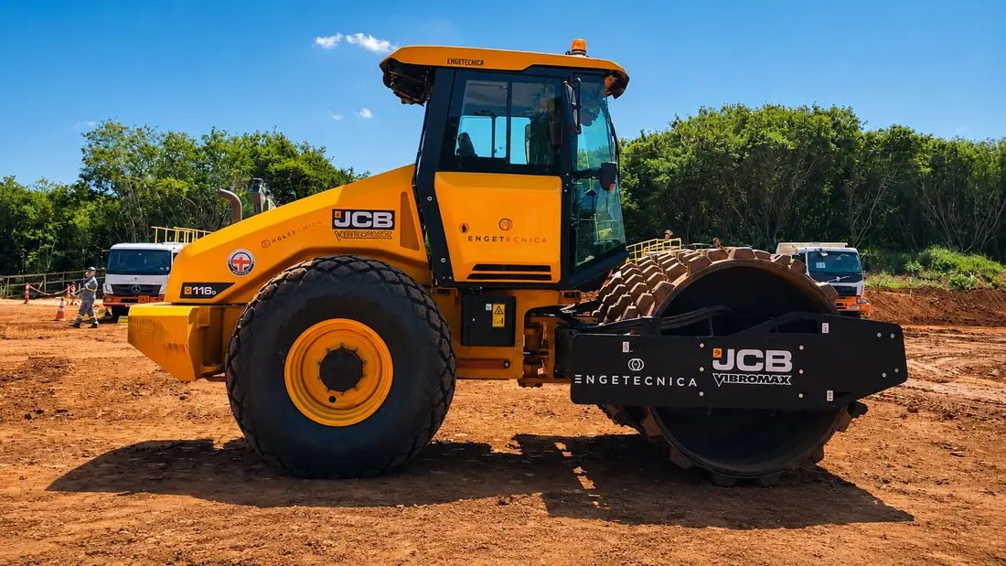 Rolo compactador JCB